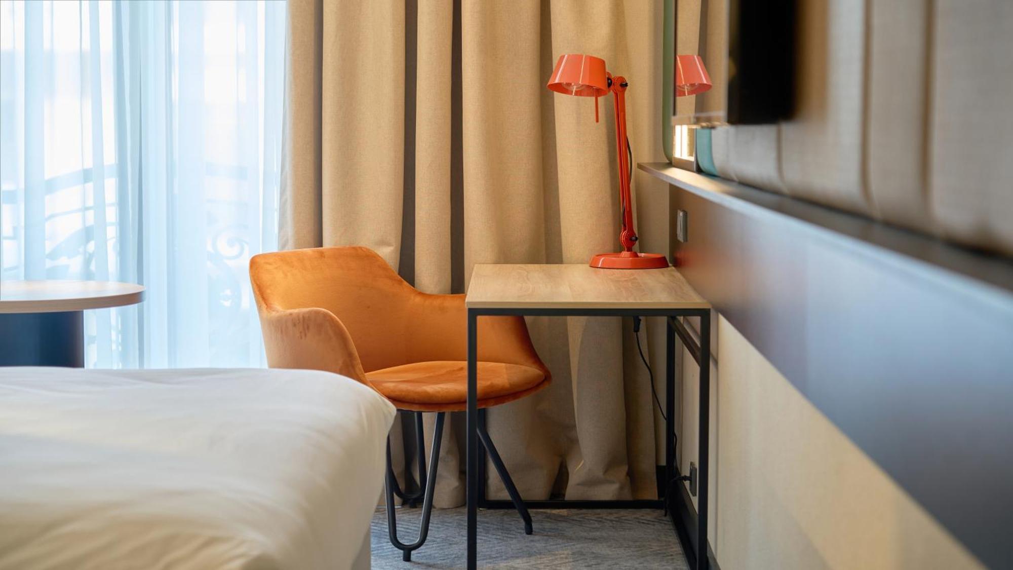 Holiday Inn Tashkent City By Ihg Екстер'єр фото