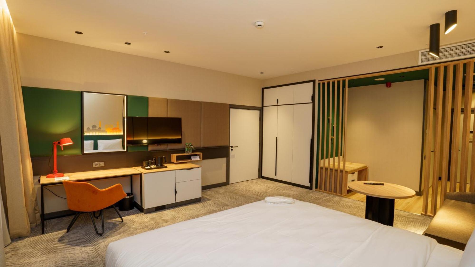 Holiday Inn Tashkent City By Ihg Екстер'єр фото